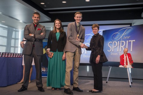 Upon graduating from the program with, AJ (left), Dani (center), and Jan Neuharth (far right). Courtesy of the Newseum Institute. 