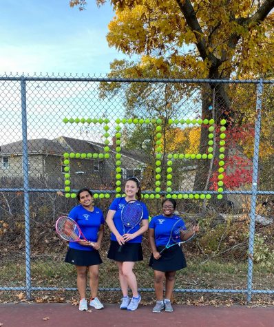 Group picture of girls' tennis seniors