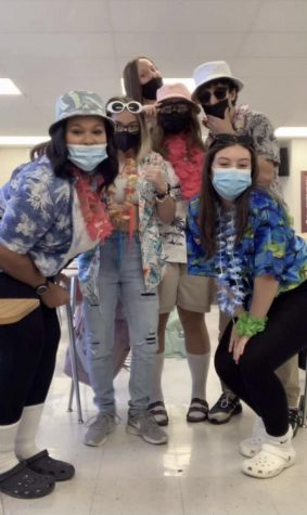 Seniors dressed up for Tiki Tuesday